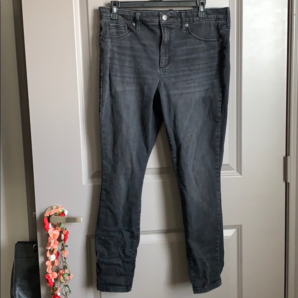 Black High Rise Jeggings